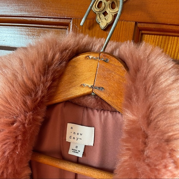 Dusty Rose Faux Fur Jacket - Picture 3 of 15